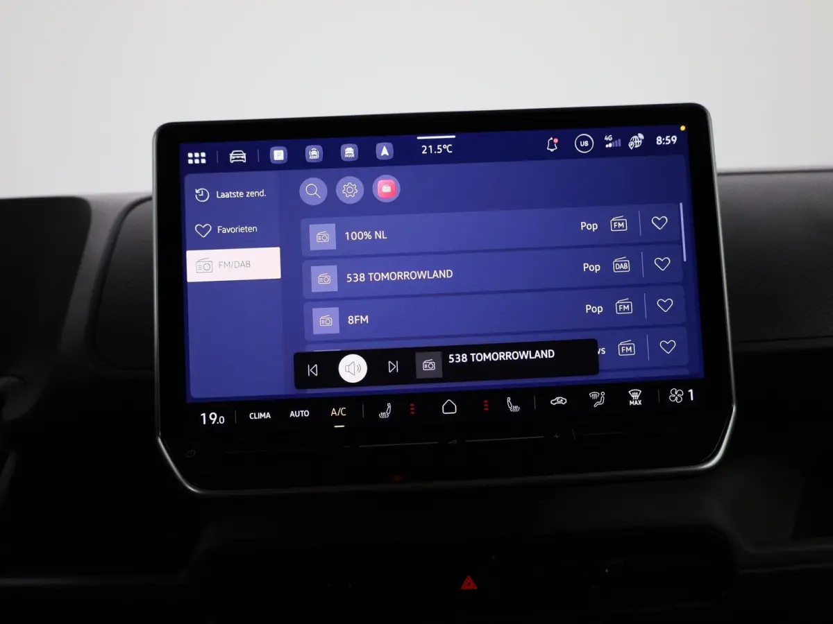 Bulli Limited Edition 286PK | Climatric Airco | Trekhaak | Stoelverwarming | Draadloos Apple Carplay/ Android Auto | DAB+ | Achteruitrijcamera inclusief 360 graden | Diefstalalarm | Navigati