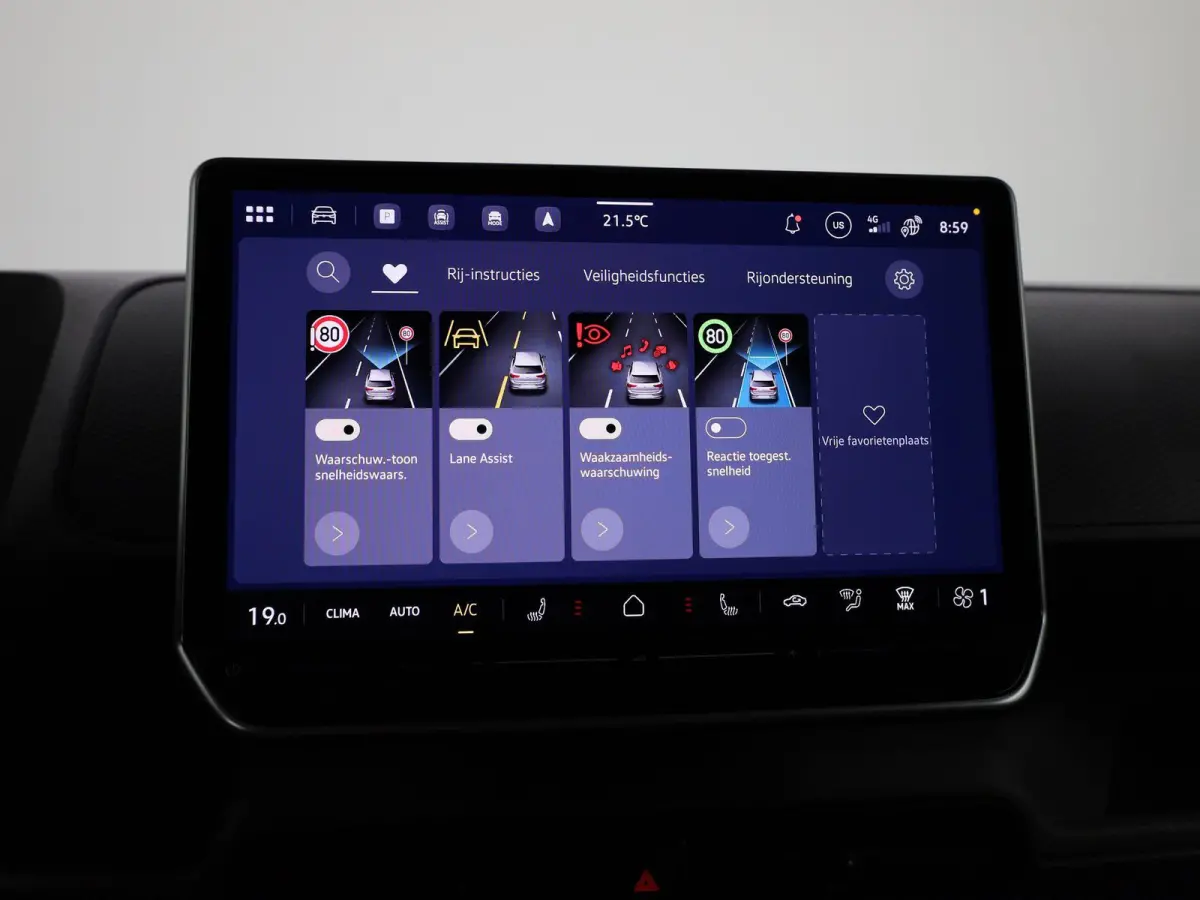 Bulli Limited Edition 286PK | Climatric Airco | Trekhaak | Stoelverwarming | Draadloos Apple Carplay/ Android Auto | DAB+ | Achteruitrijcamera inclusief 360 graden | Diefstalalarm | Navigati