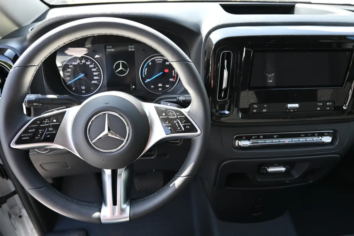 112 Facelift Pro L2 60 kWh Snellader, Smartphone integratiepakket, Leder stuur, Winter pakket, Etc.