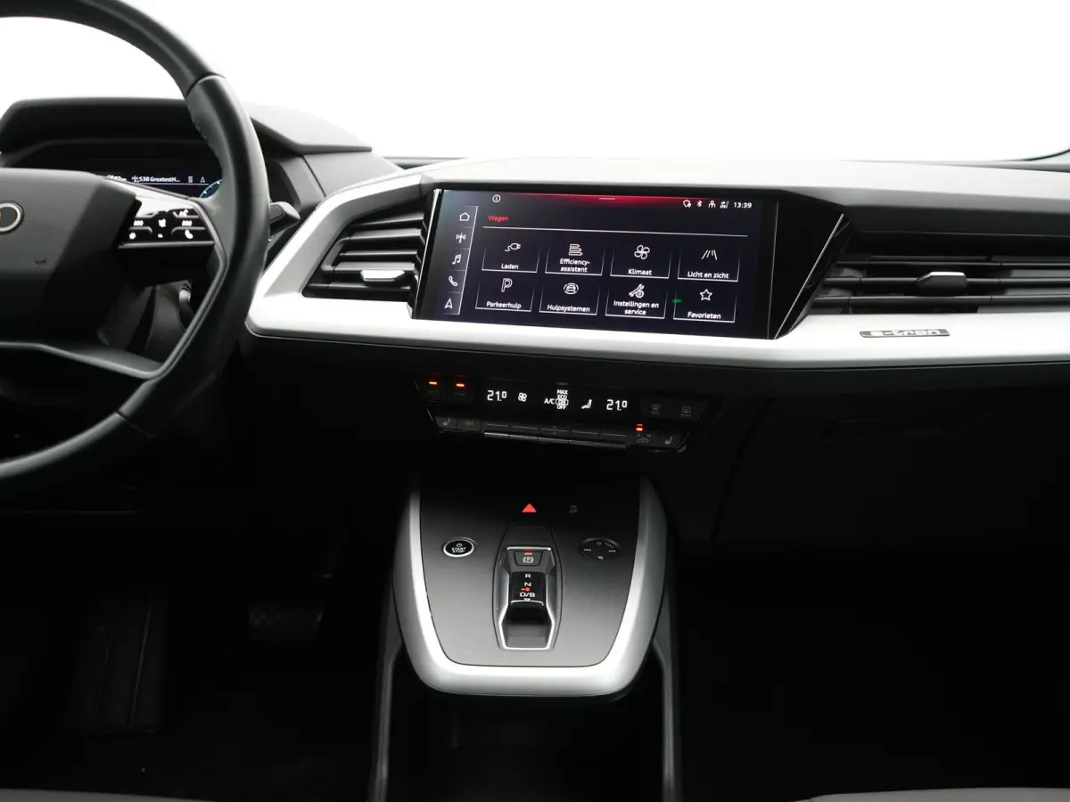 50 quattro Advanced edition 82 kWh 300pk Dealer O.H. | Apple Carplay | Voorstoelen Verwarmd | Navigatie Plus | 19"L.M | LED | Cruise Control | DAB | Virtual |