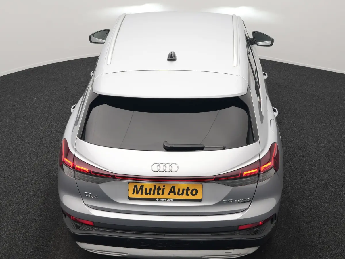50 quattro Advanced edition 82 kWh 300pk Dealer O.H. | Apple Carplay | Voorstoelen Verwarmd | Navigatie Plus | 19"L.M | LED | Cruise Control | DAB | Virtual |