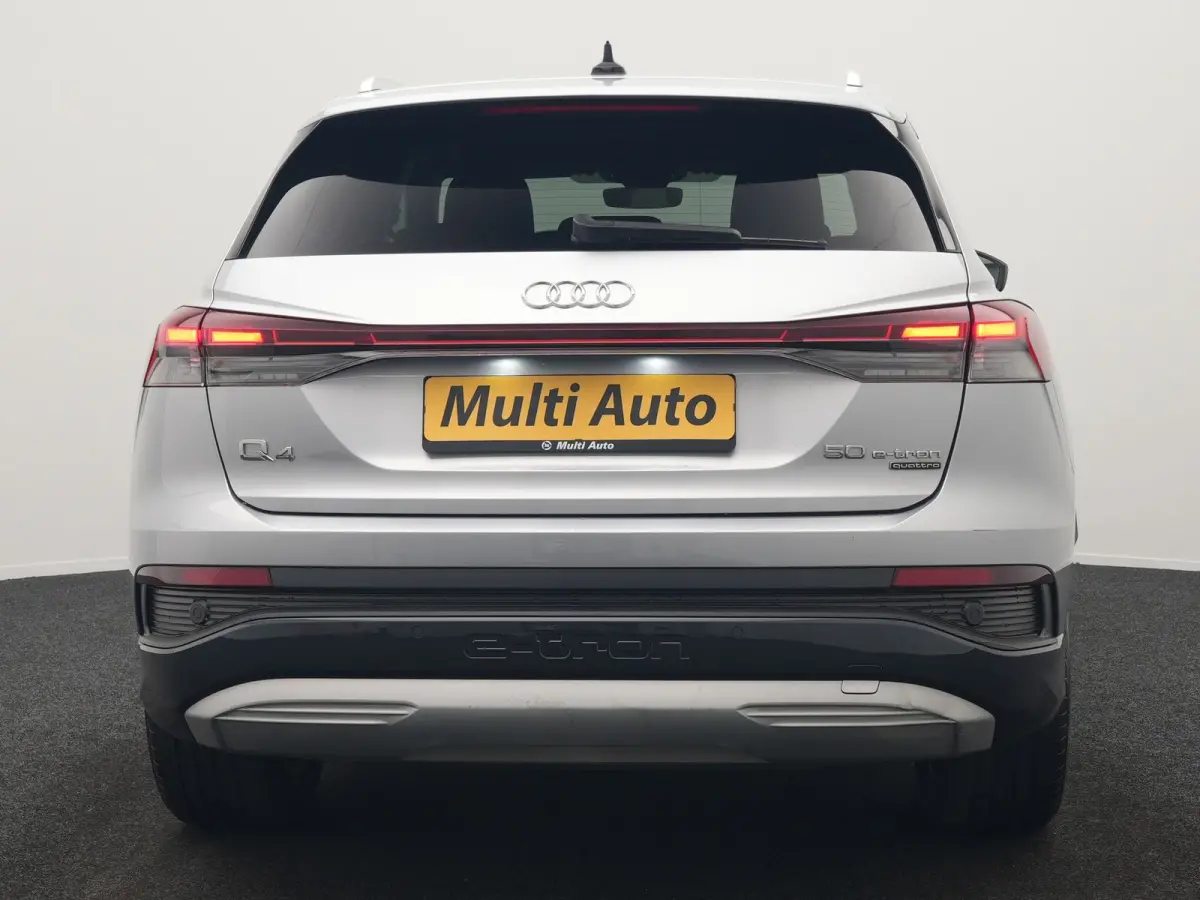 50 quattro Advanced edition 82 kWh 300pk Dealer O.H. | Apple Carplay | Voorstoelen Verwarmd | Navigatie Plus | 19"L.M | LED | Cruise Control | DAB | Virtual |