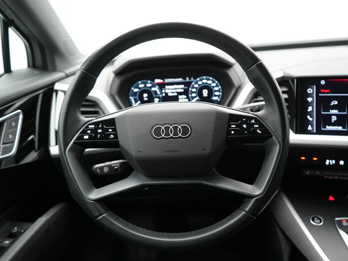 50 quattro Advanced edition 82 kWh 300pk Dealer O.H. | Apple Carplay | Voorstoelen Verwarmd | Navigatie Plus | 19"L.M | LED | Cruise Control | DAB | Virtual |