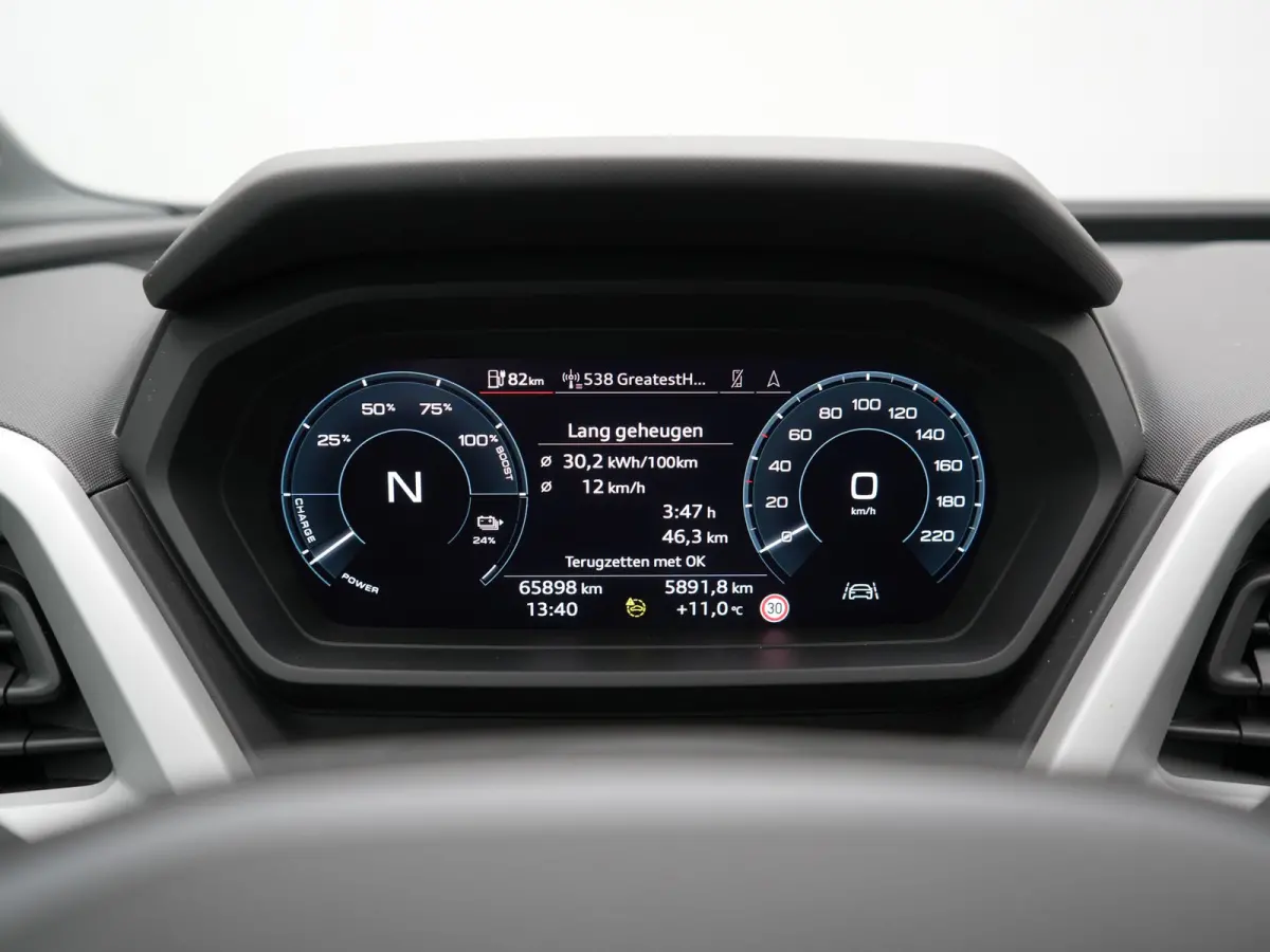 50 quattro Advanced edition 82 kWh 300pk Dealer O.H. | Apple Carplay | Voorstoelen Verwarmd | Navigatie Plus | 19"L.M | LED | Cruise Control | DAB | Virtual |