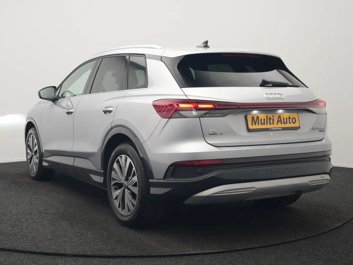 50 quattro Advanced edition 82 kWh 300pk Dealer O.H. | Apple Carplay | Voorstoelen Verwarmd | Navigatie Plus | 19"L.M | LED | Cruise Control | DAB | Virtual |