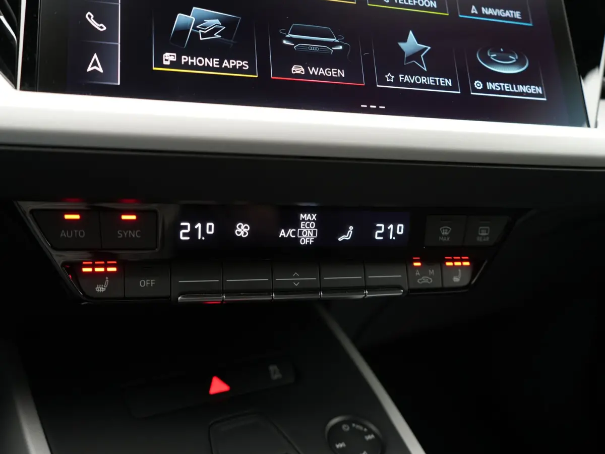 50 quattro Advanced edition 82 kWh 300pk Dealer O.H. | Apple Carplay | Voorstoelen Verwarmd | Navigatie Plus | 19"L.M | LED | Cruise Control | DAB | Virtual |