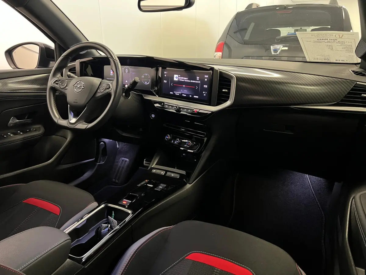 1.2 T 130 PK / GS-LINE / AUTOMAAT / NAVI / CAMERA / CLIMATE / CARPLAY /