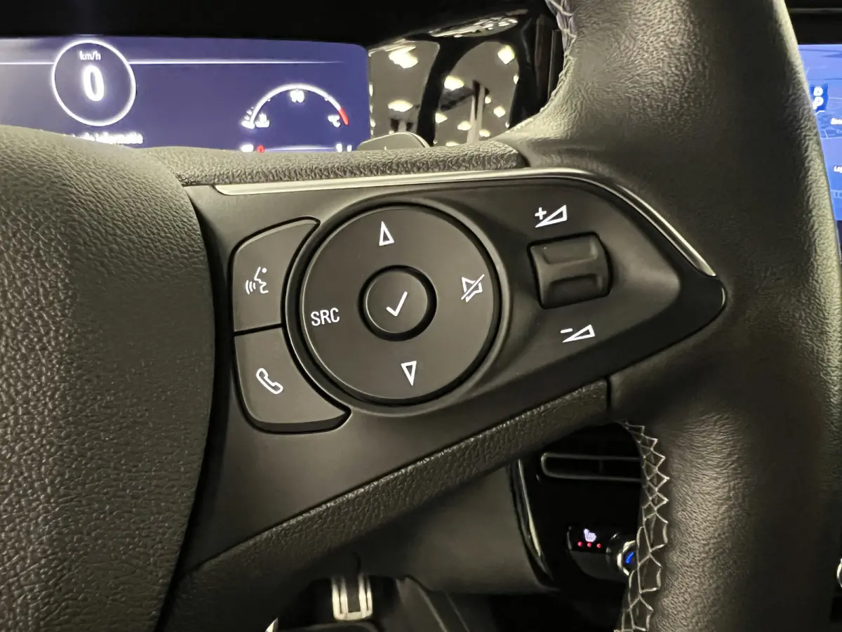 1.2 T 130 PK / GS-LINE / AUTOMAAT / NAVI / CAMERA / CLIMATE / CARPLAY /