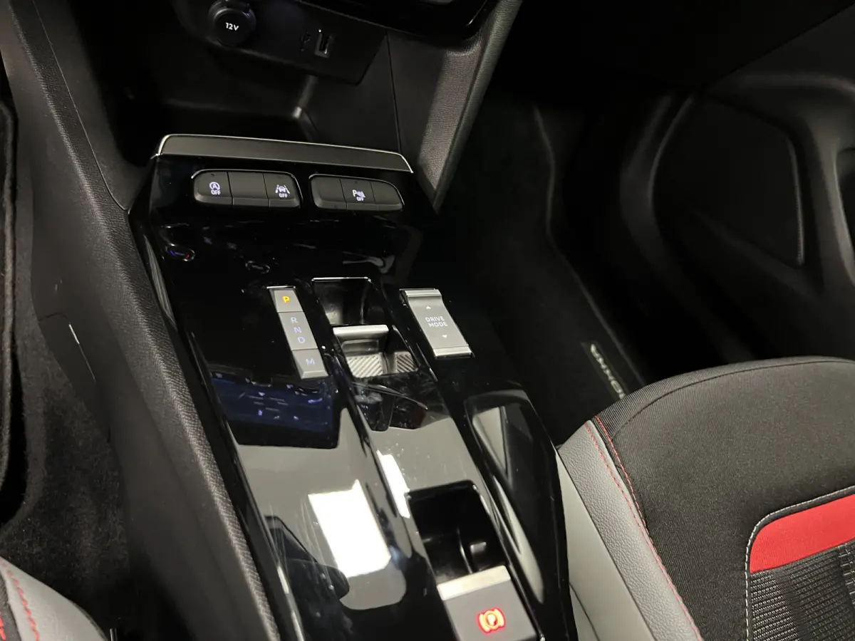 1.2 T 130 PK / GS-LINE / AUTOMAAT / NAVI / CAMERA / CLIMATE / CARPLAY /