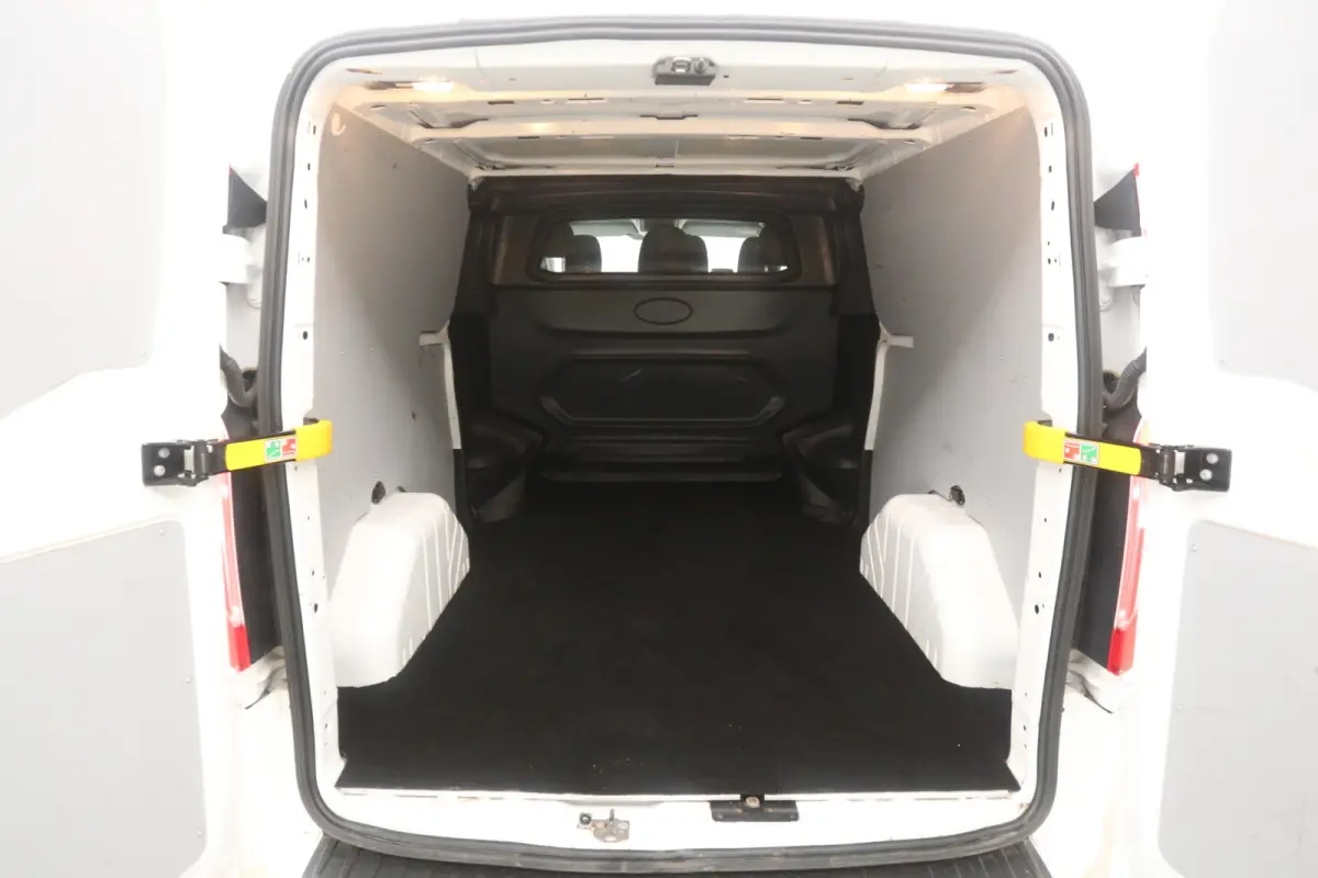 2.0 TDCI L2H1 | DC | 6 Zits | 2800kg Trekgew. | Airco | Cruise | 2xSchuifdeur | Parkeersens. | Trekhaak