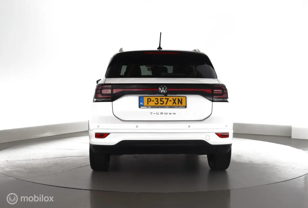 1.0 TSI DSG7 R-Line NL-auto|led|nav|cam|keyless|acc|lmv18