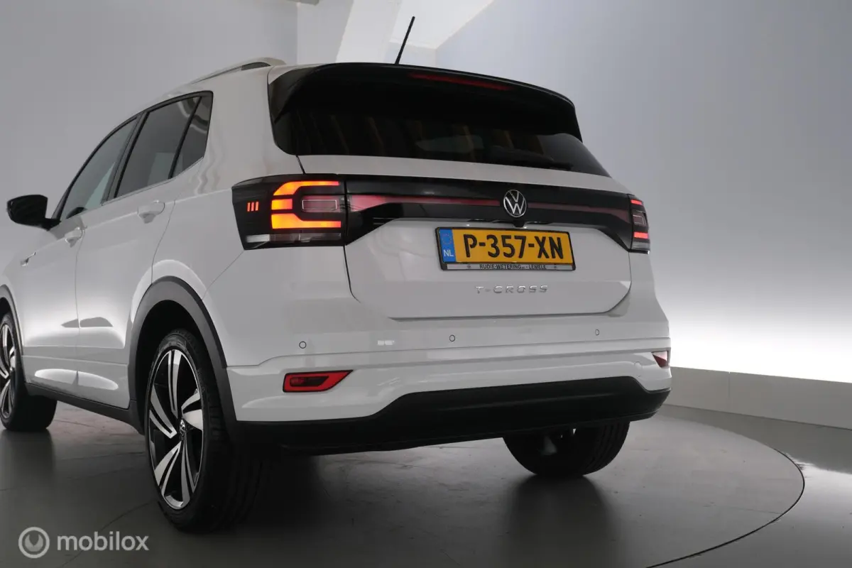 1.0 TSI DSG7 R-Line NL-auto|led|nav|cam|keyless|acc|lmv18