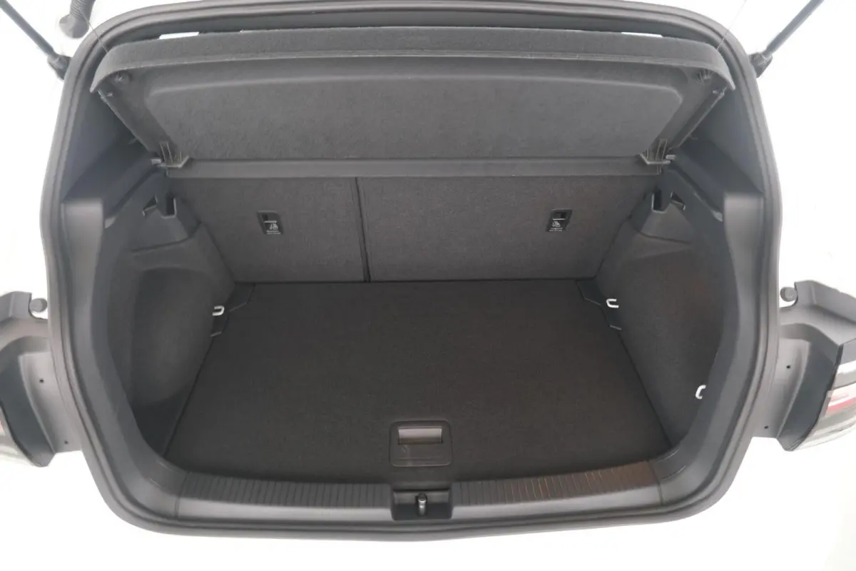 1.0 TSI DSG7 R-Line NL-auto|led|nav|cam|keyless|acc|lmv18