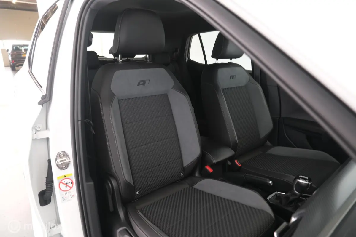 1.0 TSI DSG7 R-Line NL-auto|led|nav|cam|keyless|acc|lmv18