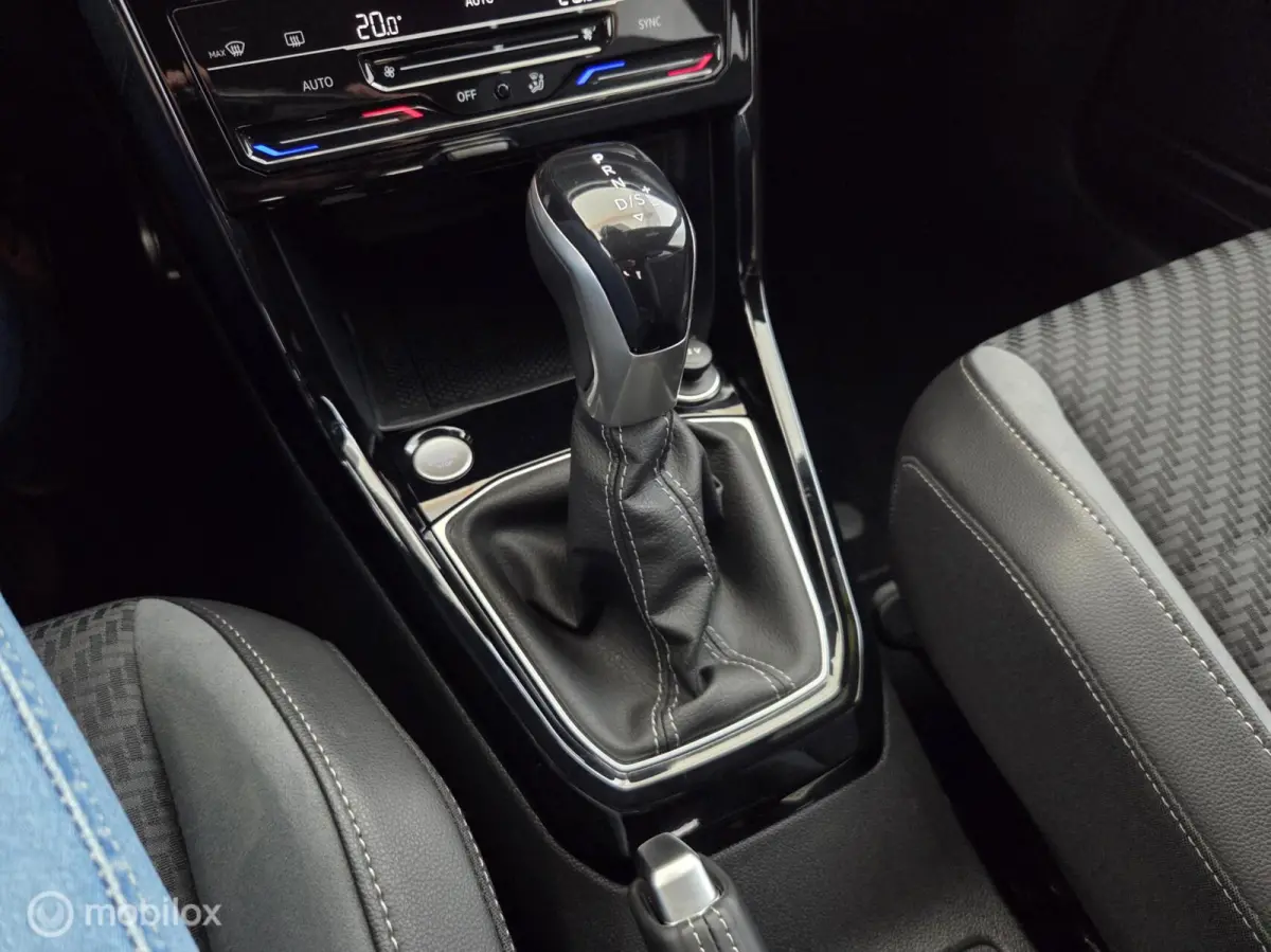 1.0 TSI DSG7 R-Line NL-auto|led|nav|cam|keyless|acc|lmv18