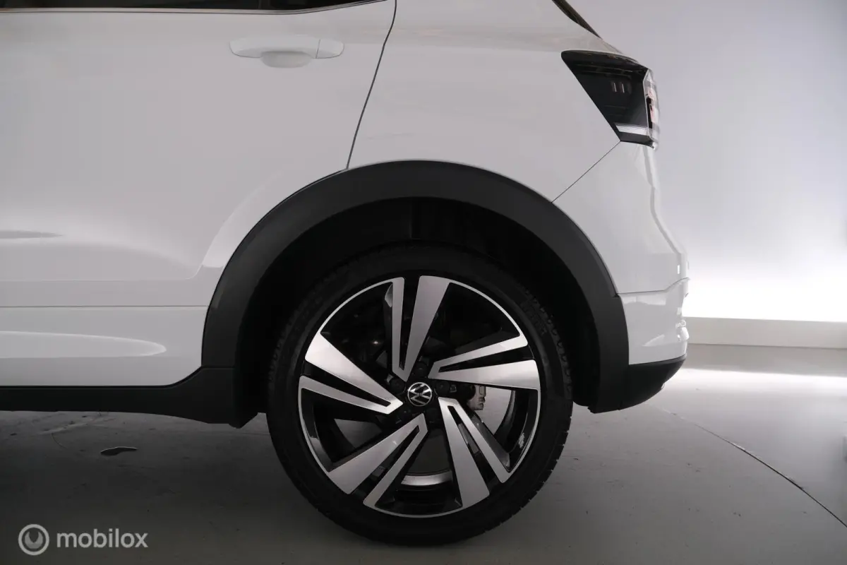 1.0 TSI DSG7 R-Line NL-auto|led|nav|cam|keyless|acc|lmv18