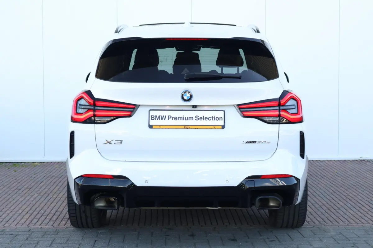 xDrive30e | SoH 96% | M-Sport Pakket | Pano Dak | Trekhaak | PDC |