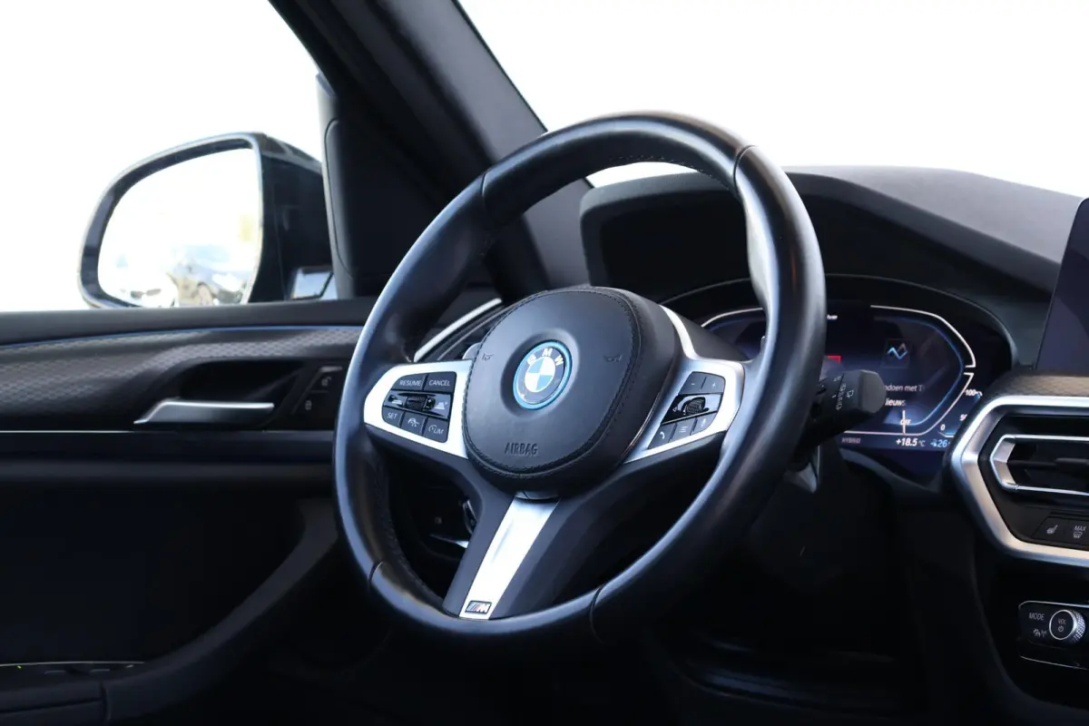 xDrive30e | SoH 96% | M-Sport Pakket | Pano Dak | Trekhaak | PDC |