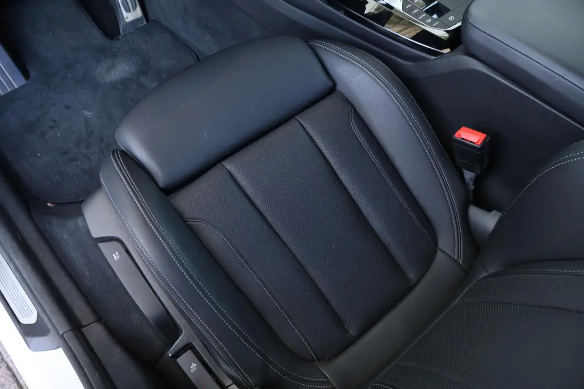 xDrive30e | SoH 96% | M-Sport Pakket | Pano Dak | Trekhaak | PDC |