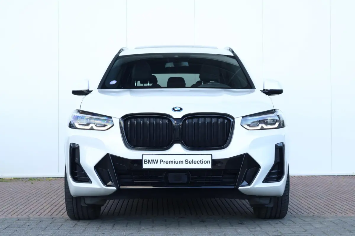 xDrive30e | SoH 96% | M-Sport Pakket | Pano Dak | Trekhaak | PDC |