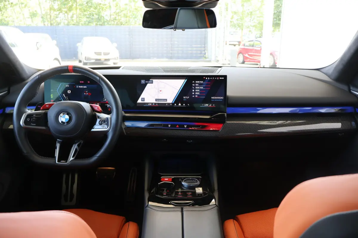 Sedan | SOH 100% | Driving Assistant Professional | Parking Assistant Professional | Trekhaak | Panoramadak |  Bowers & Wilkins