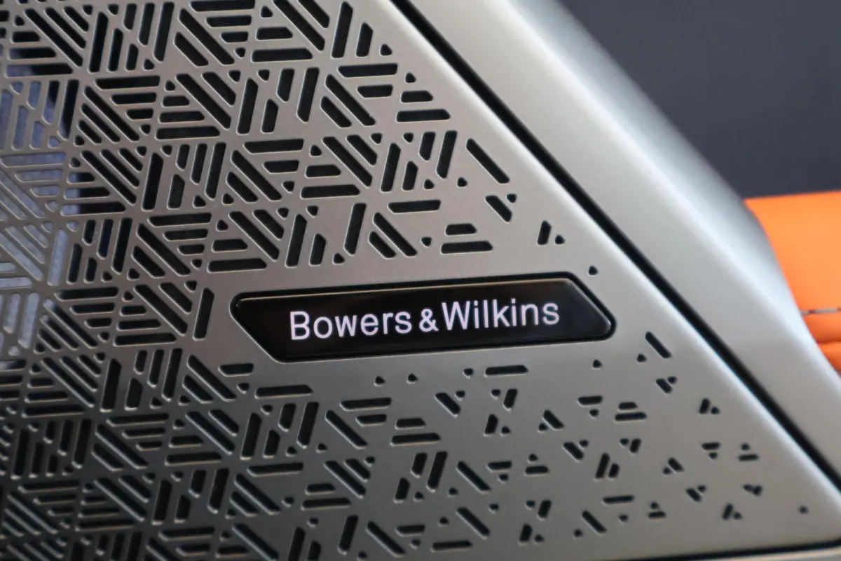 Sedan | SOH 100% | Driving Assistant Professional | Parking Assistant Professional | Trekhaak | Panoramadak |  Bowers & Wilkins