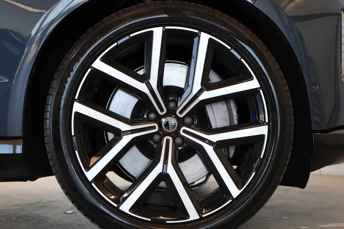 Twin Performance 680PK Ultra Executive 800V | Full Option! | Nappa Leder | 22'' | Luchtvering | B&W Audio | Massage