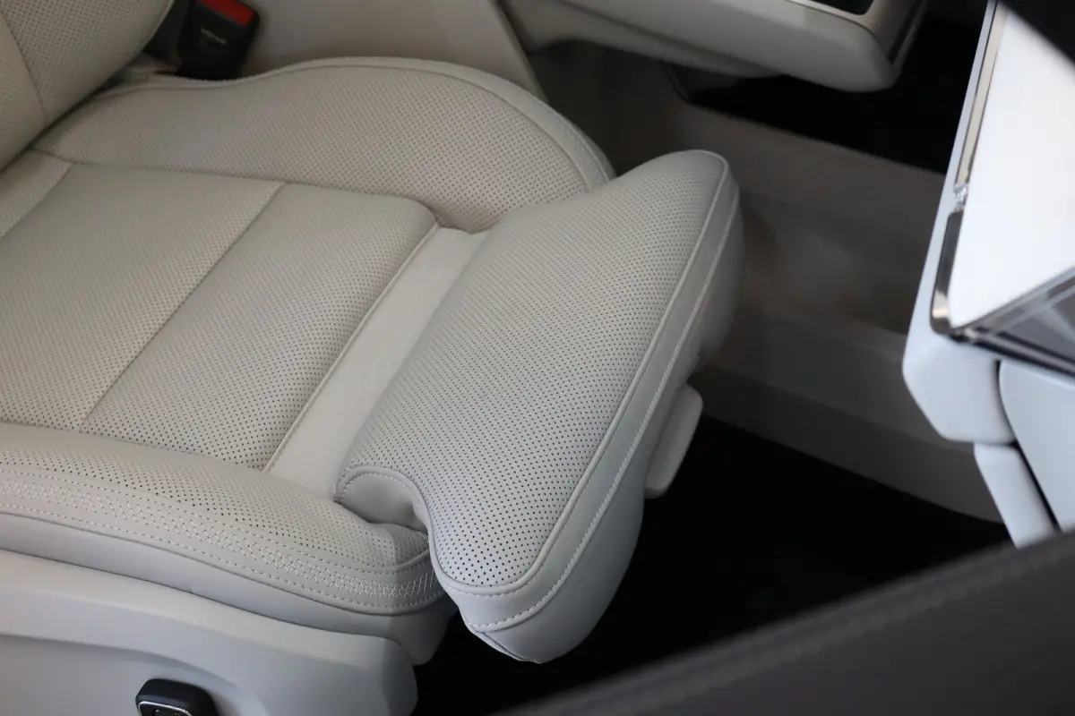 Twin Performance 680PK Ultra Executive 800V | Full Option! | Nappa Leder | 22'' | Luchtvering | B&W Audio | Massage