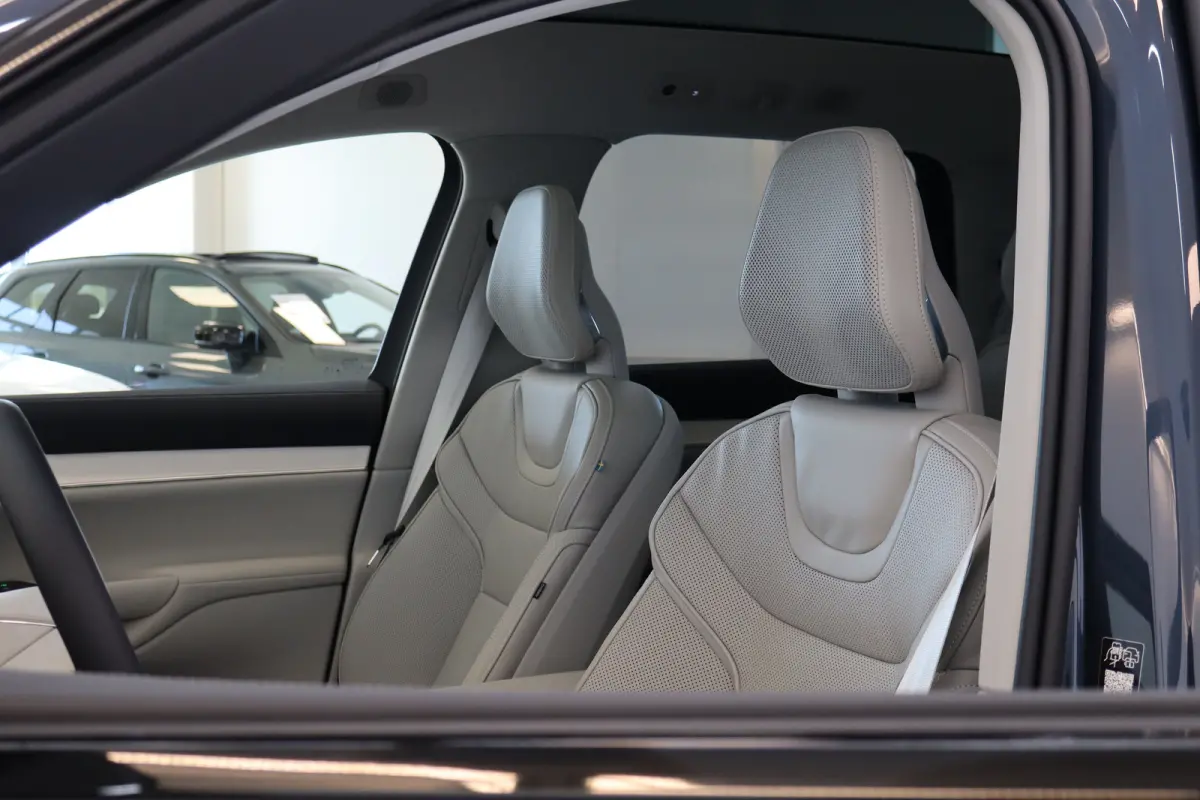 Twin Performance 680PK Ultra Executive 800V | Full Option! | Nappa Leder | 22'' | Luchtvering | B&W Audio | Massage