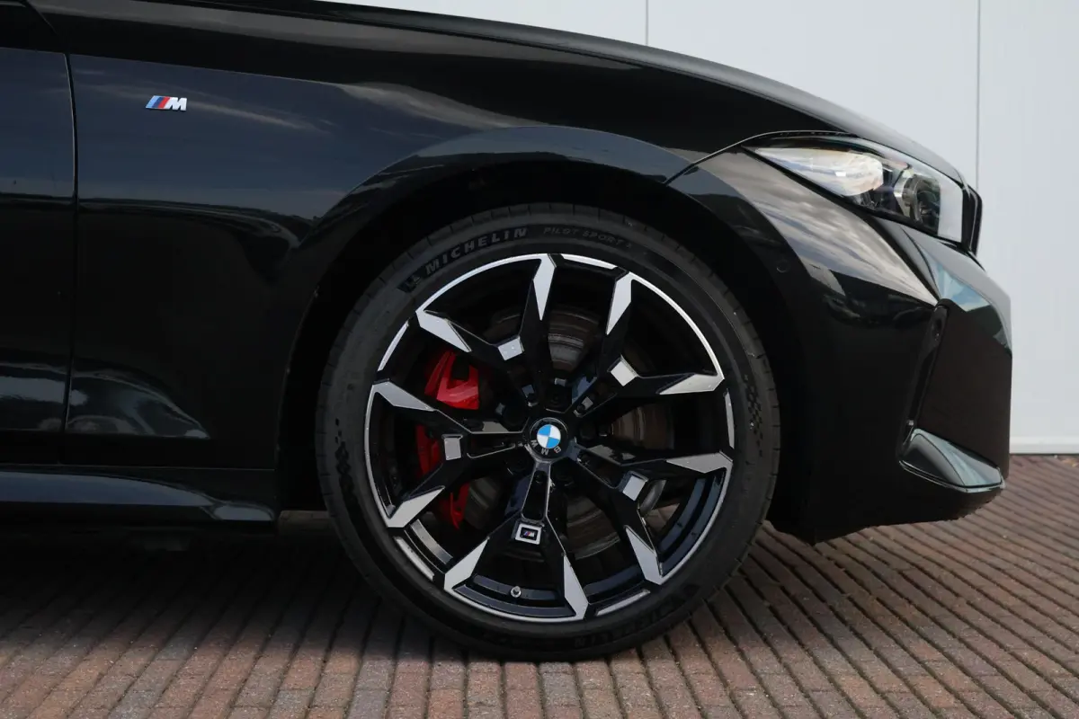 330e xDrive | SoH 100% | Sport Pakket Pro | Pano Dak | Stoel & Stuurwiel Verwarming | Trekhaak | Driving Assistant Professional | Harman Kardon | Parking Assistant Plus |