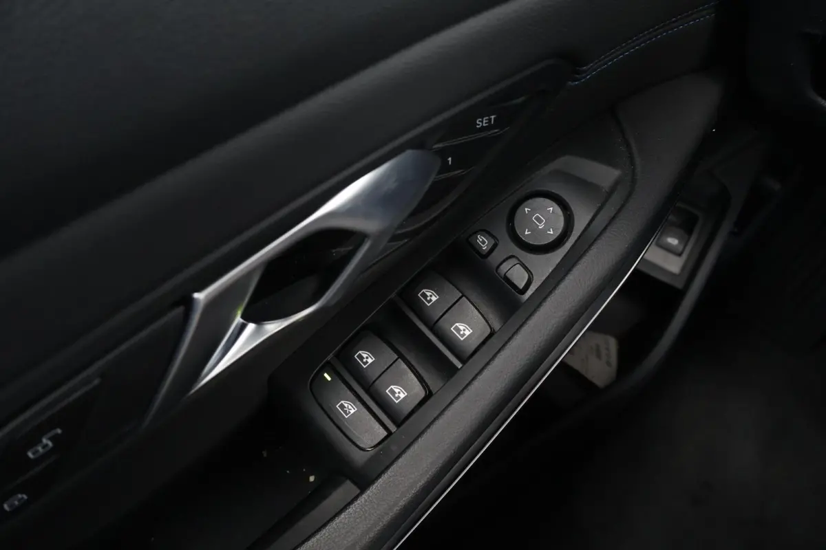 330e xDrive | SoH 100% | Sport Pakket Pro | Pano Dak | Stoel & Stuurwiel Verwarming | Trekhaak | Driving Assistant Professional | Harman Kardon | Parking Assistant Plus |