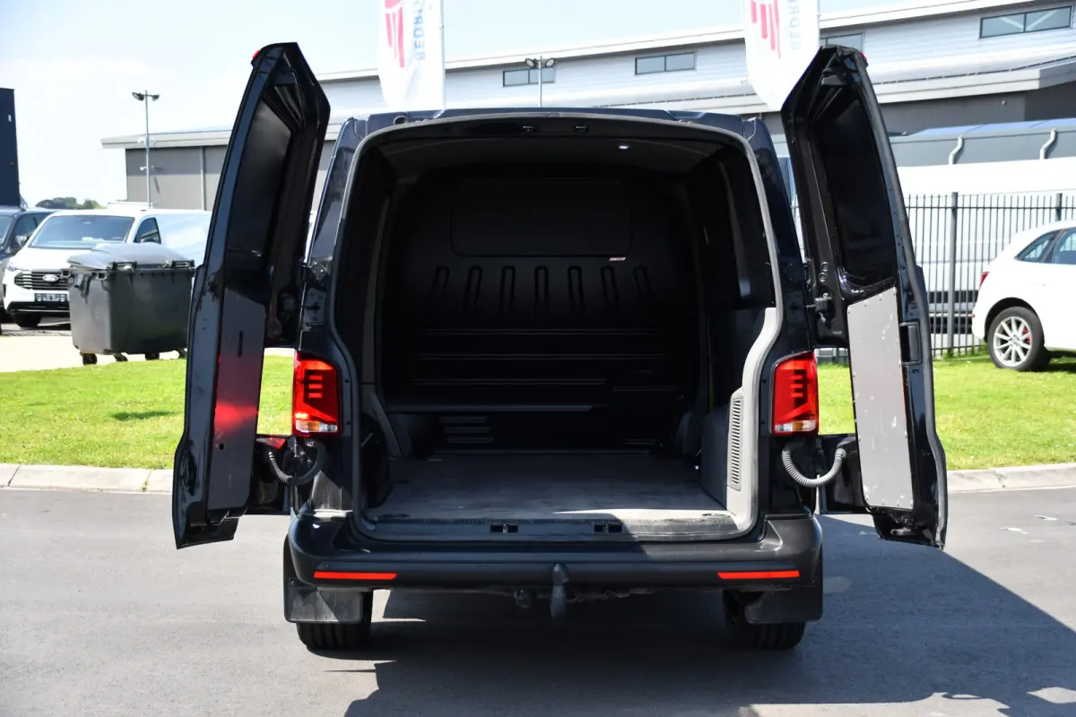 2.0 TDI L1H1 30 Black Edition Cruise, Carplay, 150PK, Automaat, Standkachel, Stoelverwarming, Sensoren, Trekhaak