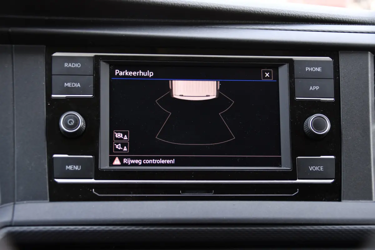2.0 TDI L1H1 30 Black Edition Cruise, Carplay, 150PK, Automaat, Standkachel, Stoelverwarming, Sensoren, Trekhaak