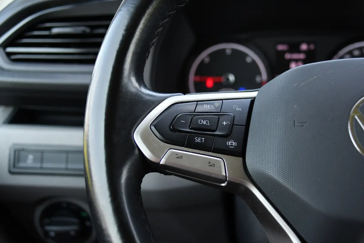 2.0 TDI L1H1 30 Black Edition Cruise, Carplay, 150PK, Automaat, Standkachel, Stoelverwarming, Sensoren, Trekhaak