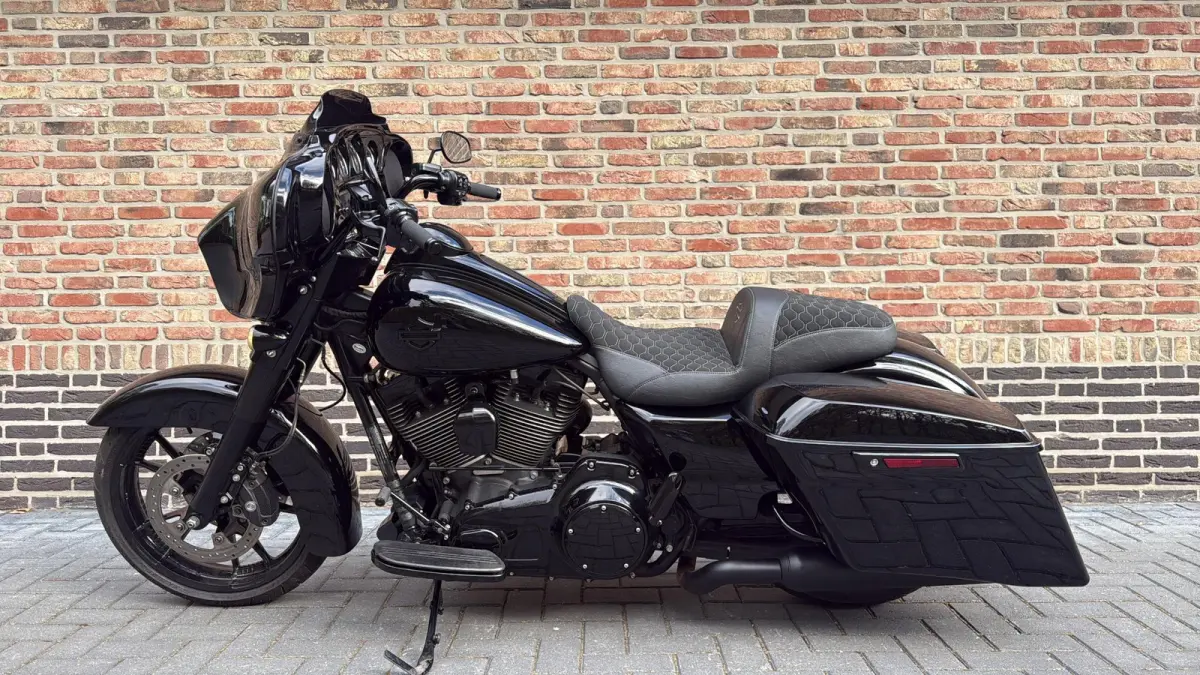 103 FLHXS Streetglide Special CVO
