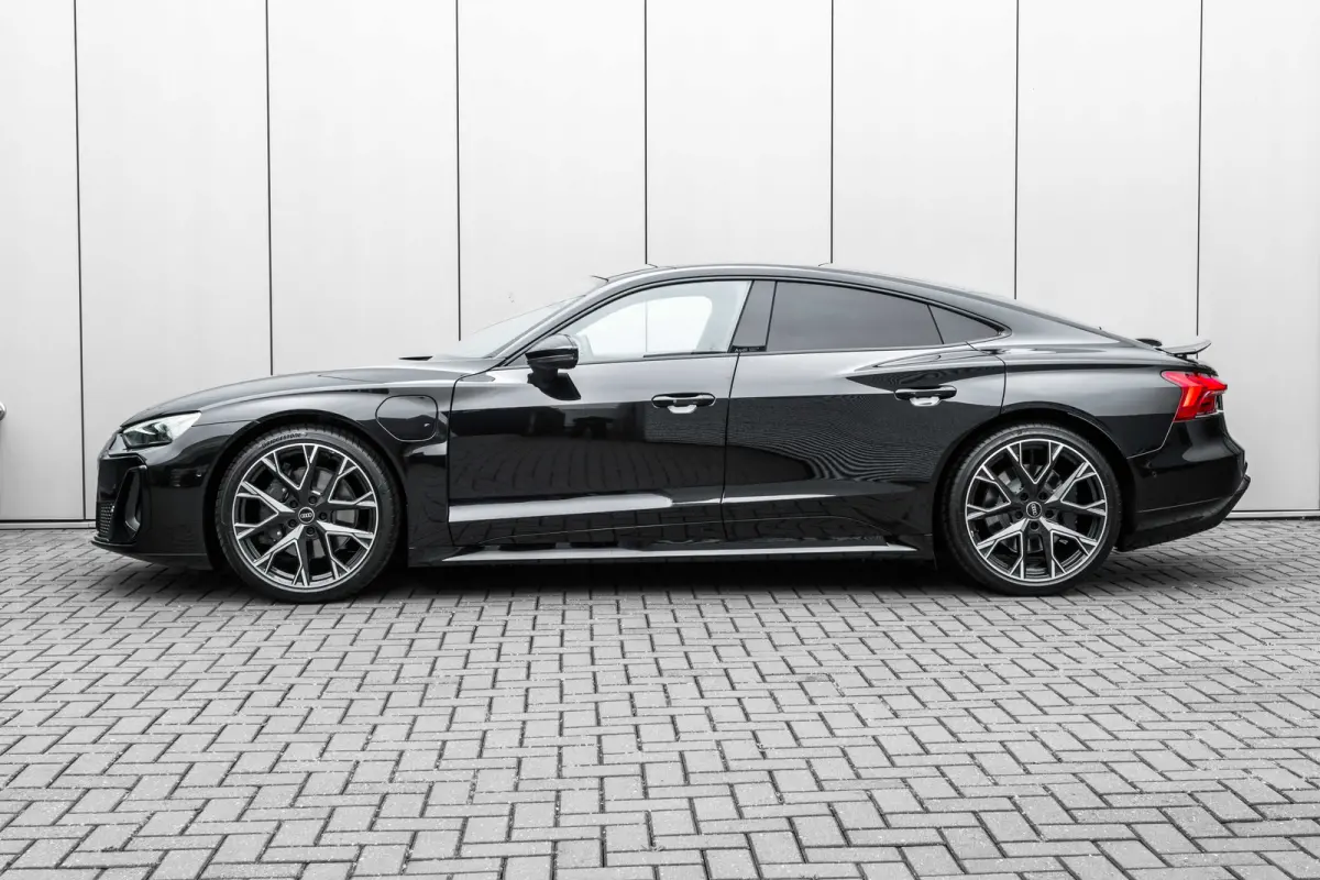 quattro 97 kWh 370 kW / 503 pk | Achterklep, automatisch bedienbaar | Audi sound system | Audi virtual cockpit
