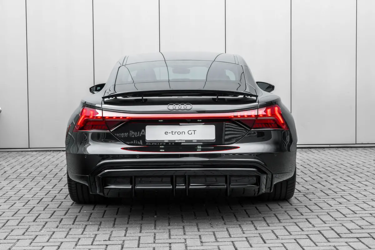 quattro 97 kWh 370 kW / 503 pk | Achterklep, automatisch bedienbaar | Audi sound system | Audi virtual cockpit