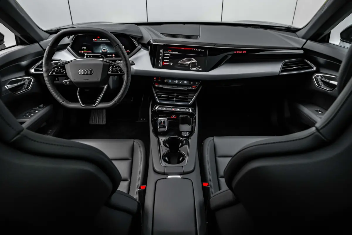 quattro 97 kWh 370 kW / 503 pk | Achterklep, automatisch bedienbaar | Audi sound system | Audi virtual cockpit