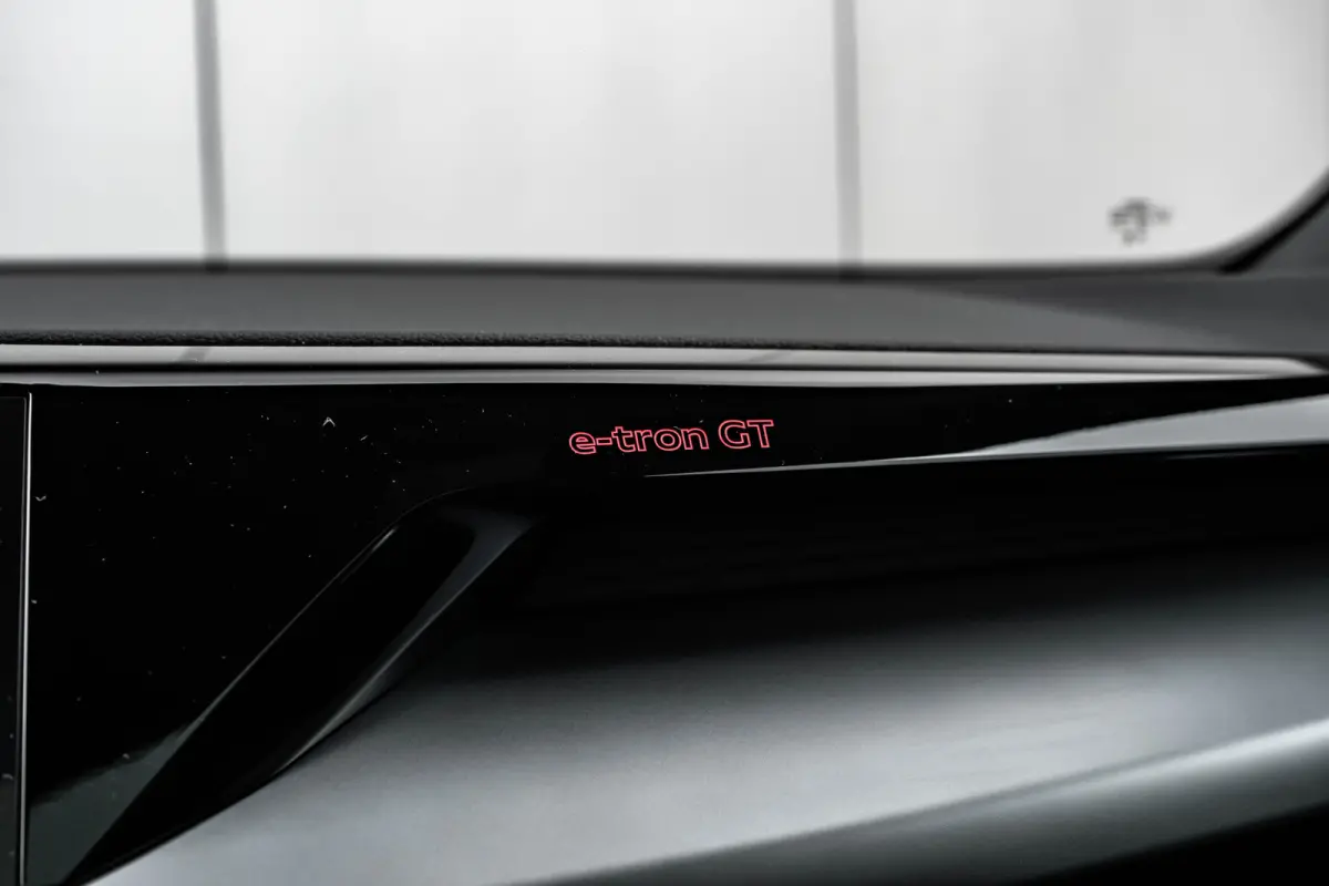 quattro 97 kWh 370 kW / 503 pk | Achterklep, automatisch bedienbaar | Audi sound system | Audi virtual cockpit