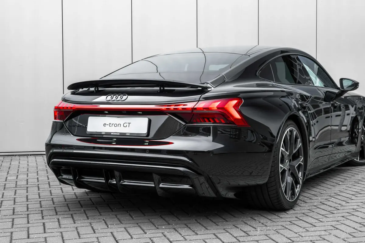 quattro 97 kWh 370 kW / 503 pk | Achterklep, automatisch bedienbaar | Audi sound system | Audi virtual cockpit