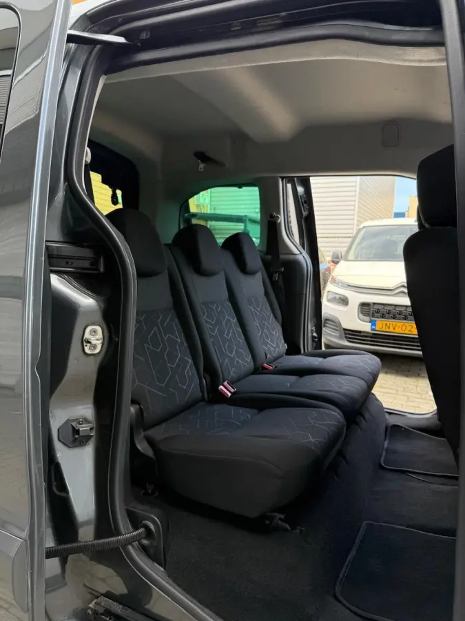 1.2 Benzine Trekhaak Nieuwe Riem Camera CarPlay clip