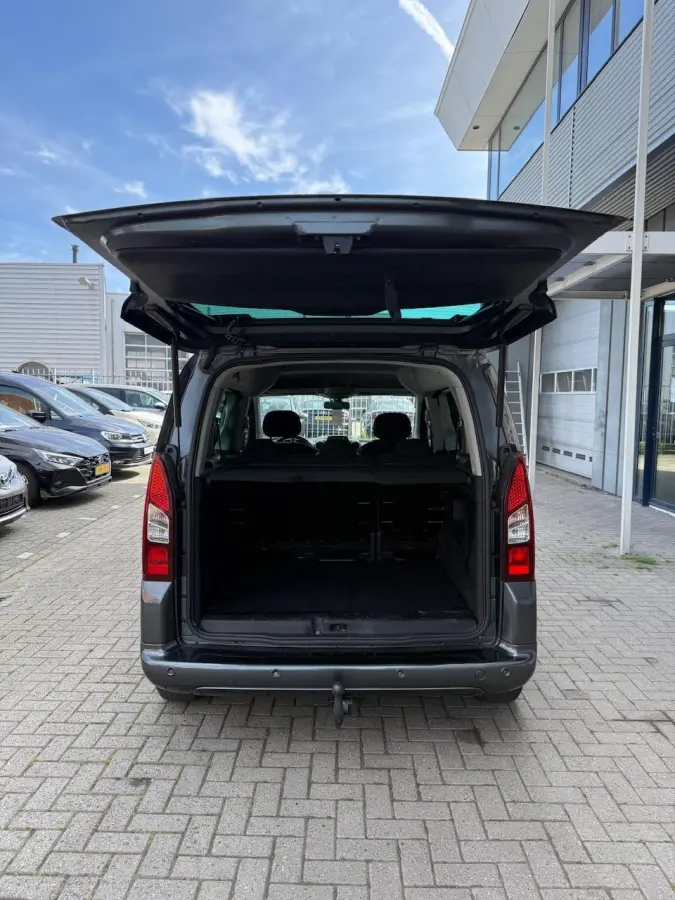 1.2 Benzine Trekhaak Nieuwe Riem Camera CarPlay clip