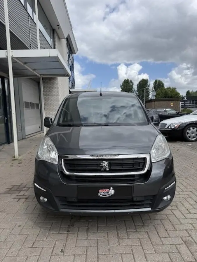 1.2 Benzine Trekhaak Nieuwe Riem Camera CarPlay clip