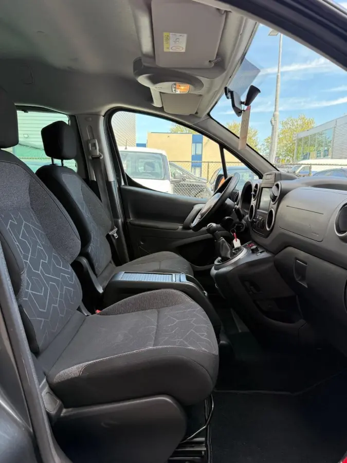 1.2 Benzine Trekhaak Nieuwe Riem Camera CarPlay clip