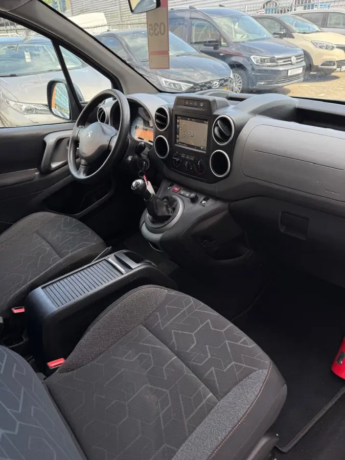 1.2 Benzine Trekhaak Nieuwe Riem Camera CarPlay clip