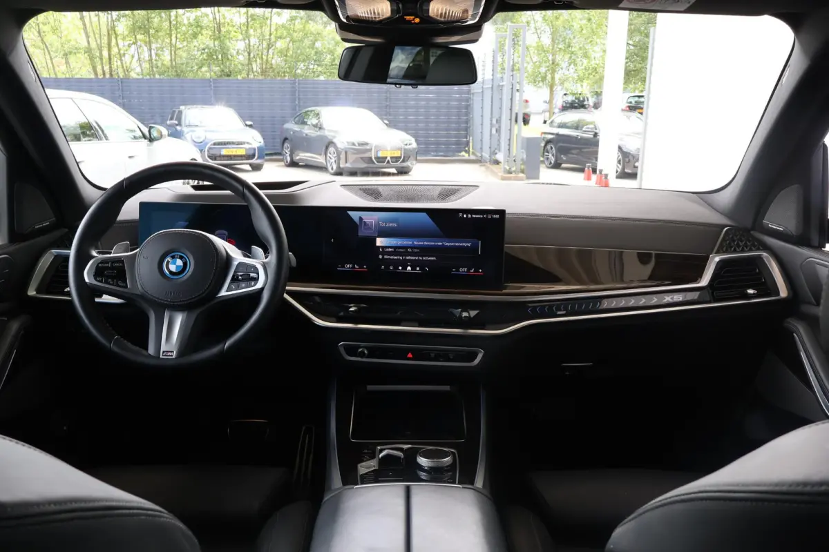 xDrive50e | SOH 100% | M Sportpakket Pro | Skylounge Panorama Dak | Driving Assistant Professional | Softclose
