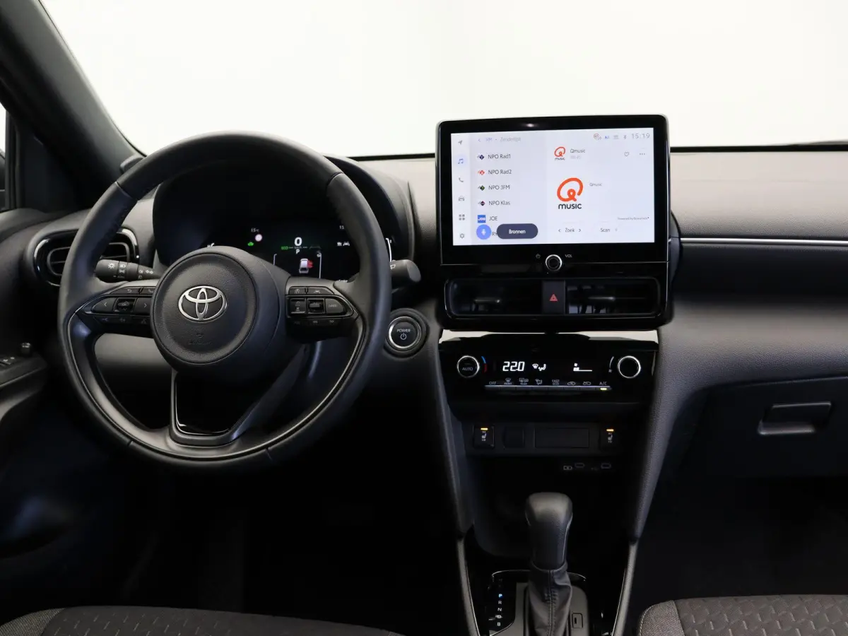 1.5 Hybrid 115 Dynamic | Stoelverwarming | Stuurwielverwarming | Apple Carplay & Android Auto |