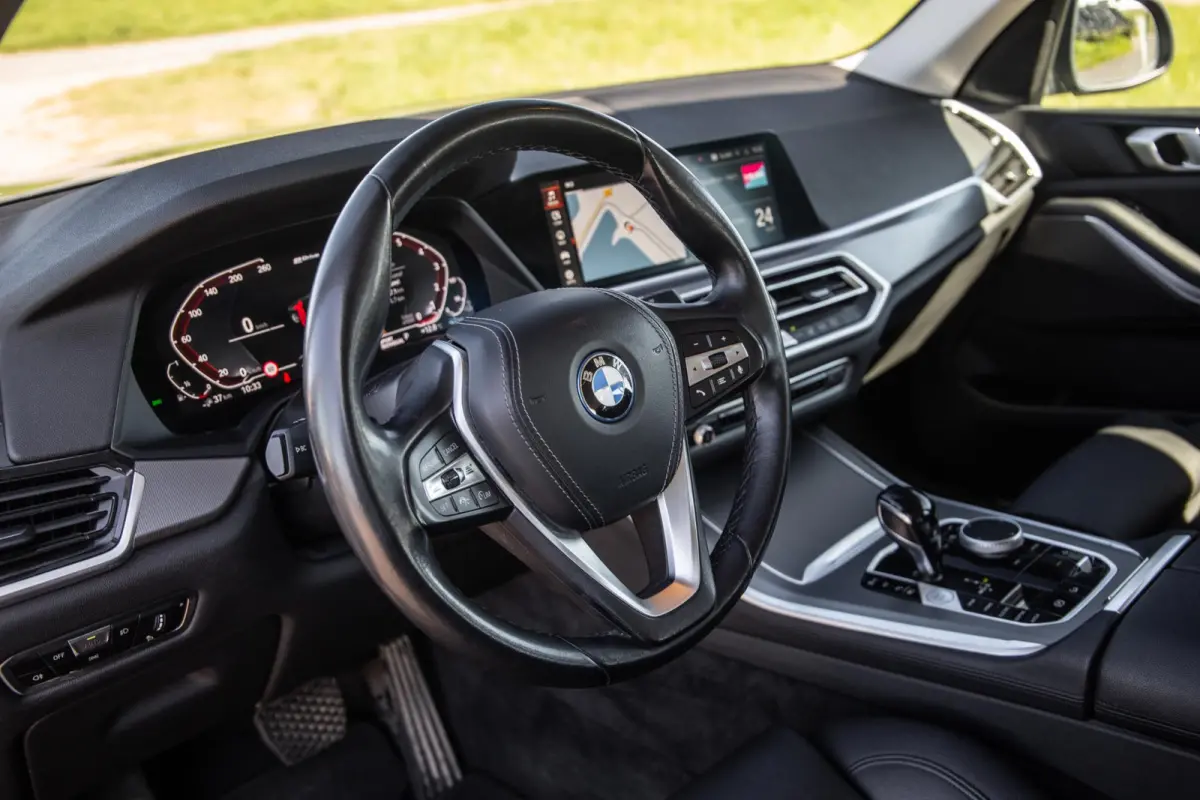xDrive45e Executive CARPLAY / CAMERA / DEALER ONDERHOUDEN / ZWART LEER / TREKHAAK