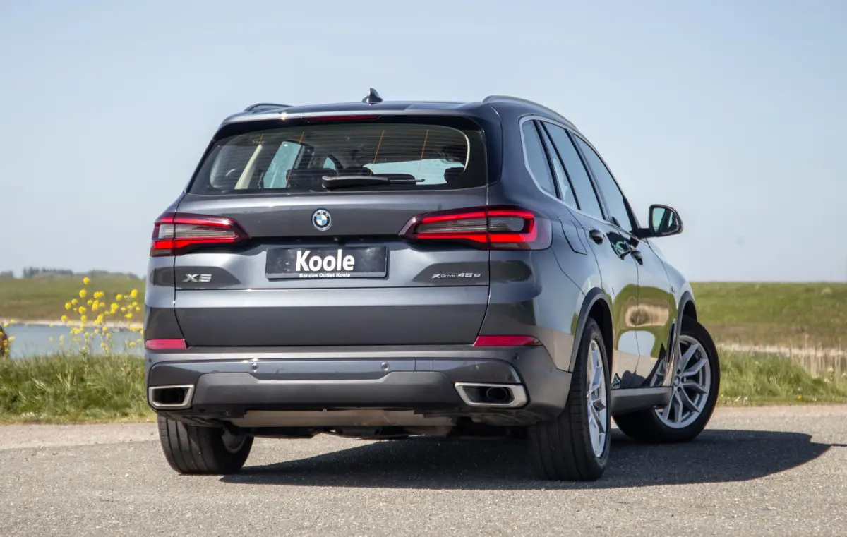 xDrive45e Executive CARPLAY / CAMERA / DEALER ONDERHOUDEN / ZWART LEER / TREKHAAK