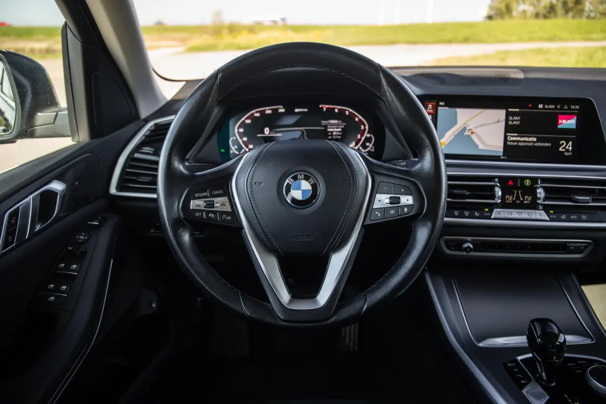 xDrive45e Executive CARPLAY / CAMERA / DEALER ONDERHOUDEN / ZWART LEER / TREKHAAK